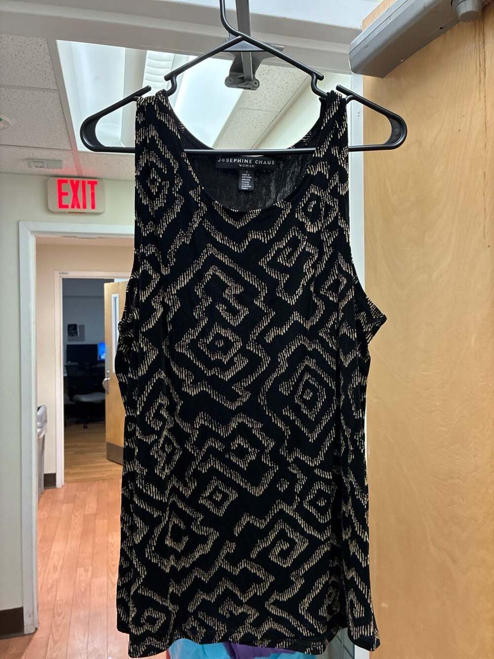 Josephine Chaus Woman Black and Gold Metallic Geometric Knit Sleeveless Top Size